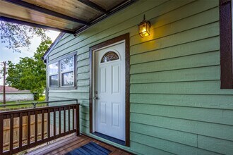 1200 W Phillips St in Alvin, TX - Building Photo - Building Photo