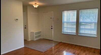 22807 Red Leo Ln in Spring, TX - Foto de edificio - Building Photo