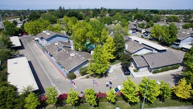 Peach Brook Apartments in Fresno, CA - Building Photo - Building Photo