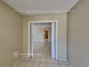 4637 W Vista Ave in Glendale, AZ - Foto de edificio - Building Photo
