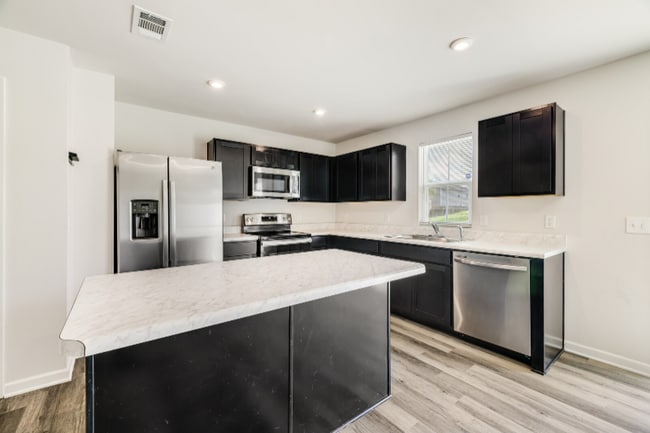 304 Sunny Vw Dr in Lebanon, TN - Building Photo - Building Photo