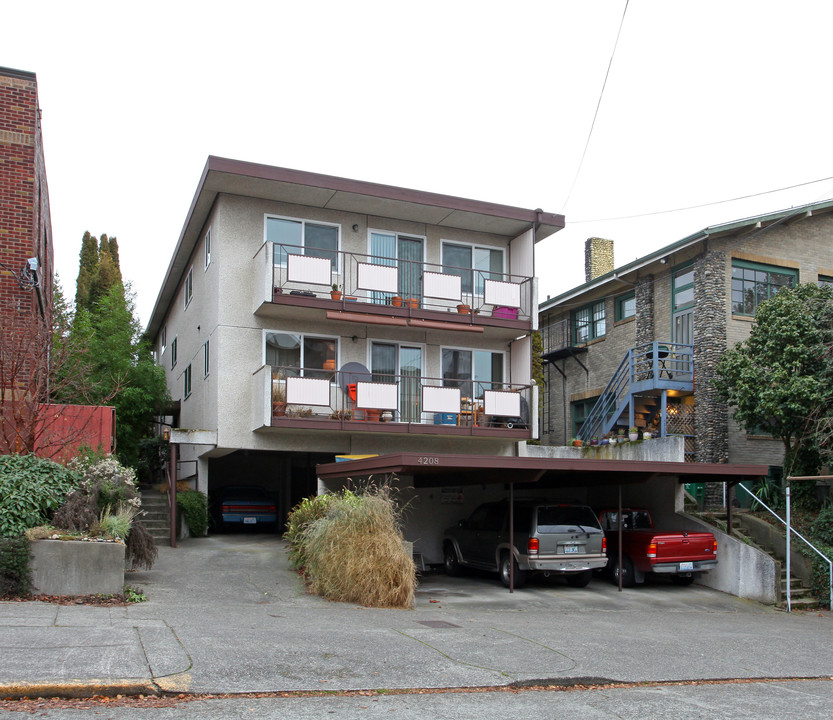 4208 Phinney Ave N in Seattle, WA - Foto de edificio