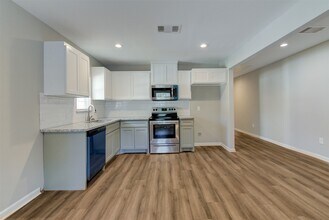 2214 McKee St in Houston, TX - Building Photo - Building Photo