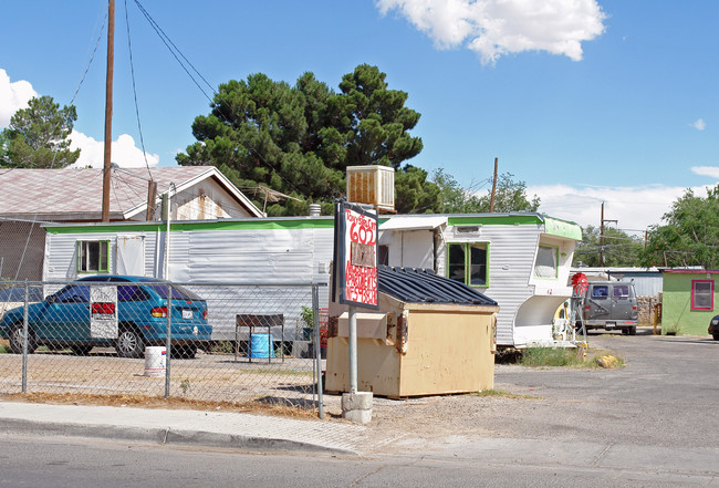 602 Lafayette Dr in El Paso, TX - Foto de edificio - Building Photo