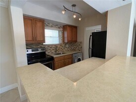 8601 SW 94th St, Unit 201W in Miami, FL - Building Photo