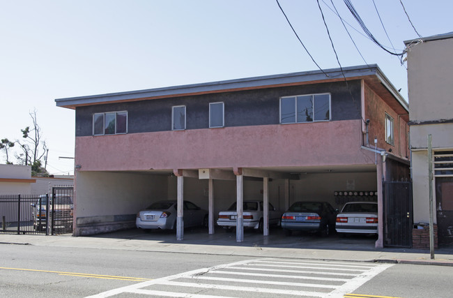 6663 Foothill Blvd in Oakland, CA - Building Photo - Building Photo