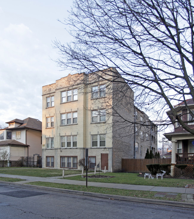 824-826 S 17th Ave in Maywood, IL - Foto de edificio - Building Photo