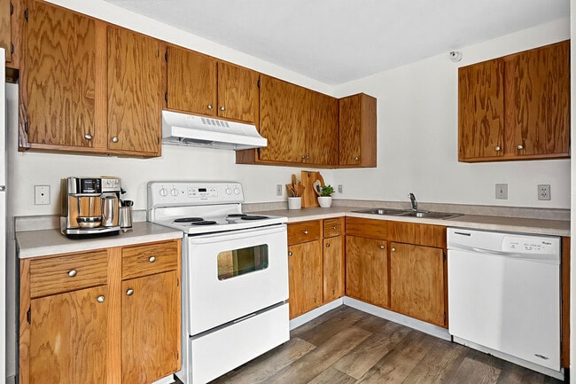 Valley View in Cedar Rapids, IA - Building Photo - Building Photo