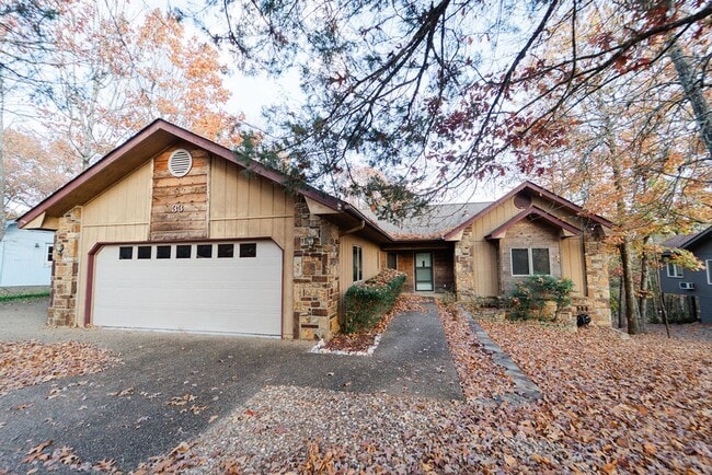 33 Encantado Way in Hot Springs Village, AR - Building Photo - Building Photo