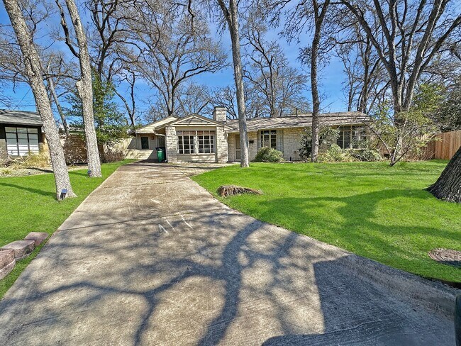 property at 4207 Wilshire Pkwy