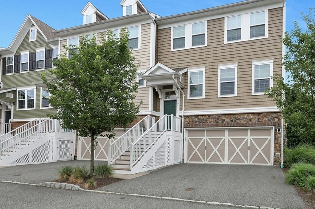property at 704 Cottonwood Ct