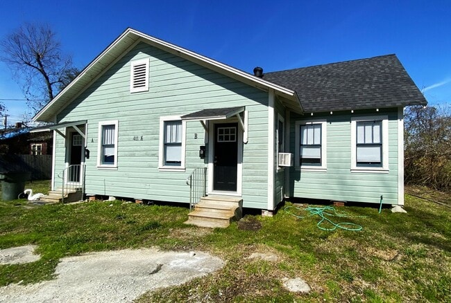 property at 411 1/2 Pryce St