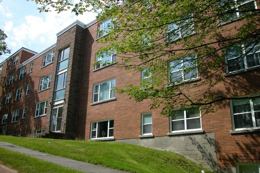 Maplehurst Apartments in Dartmouth, NS - Building Photo