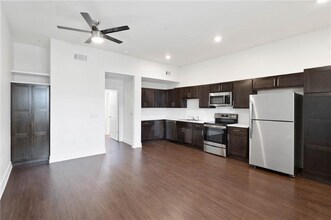 726 E Emma Ave in Springdale, AR - Building Photo - Building Photo