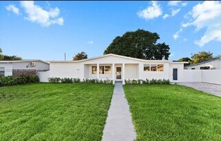 19320 NW 37th Ave in Miami Gardens, FL - Building Photo