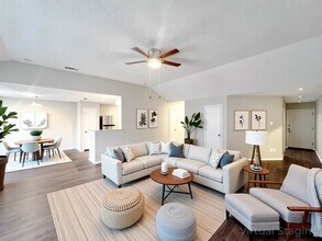 129 E Bancroft Dr in Garland, TX - Building Photo - Building Photo