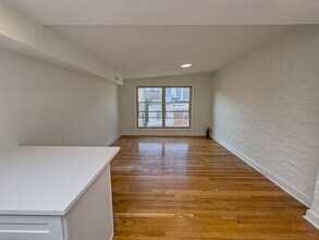 1934 Green St in Philadelphia, PA - Building Photo - Building Photo