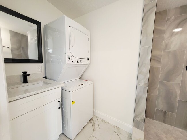 2511 Drake Dr in Orlando, FL - Foto de edificio - Building Photo