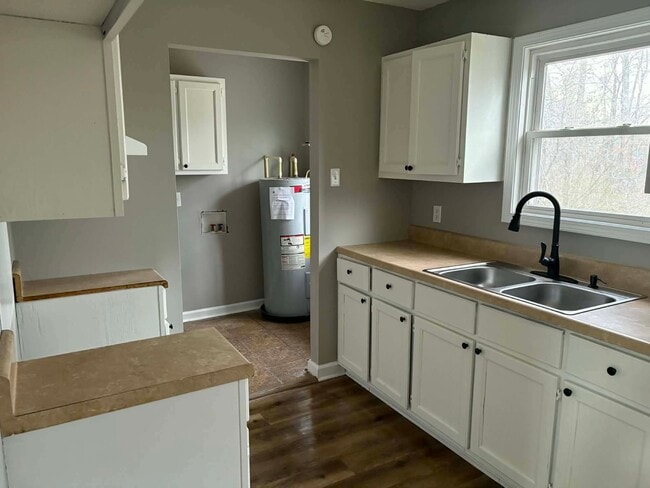 213 Poplar St in Bolivar, TN - Building Photo - Building Photo