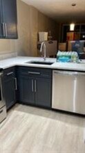 120 Royal Park Dr, Unit 2D in Oakland Park, FL - Building Photo - Building Photo