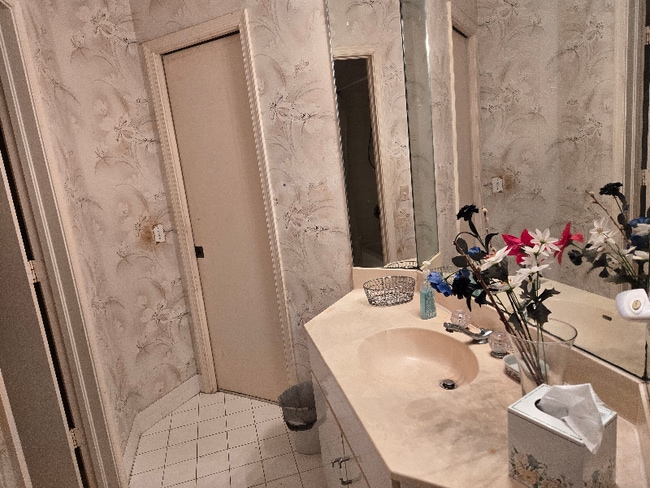 5111 NW 104th Ave in Coral Springs, FL - Foto de edificio - Building Photo