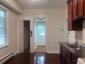 327 Lockwood Ave in New Rochelle, NY - Building Photo - Building Photo