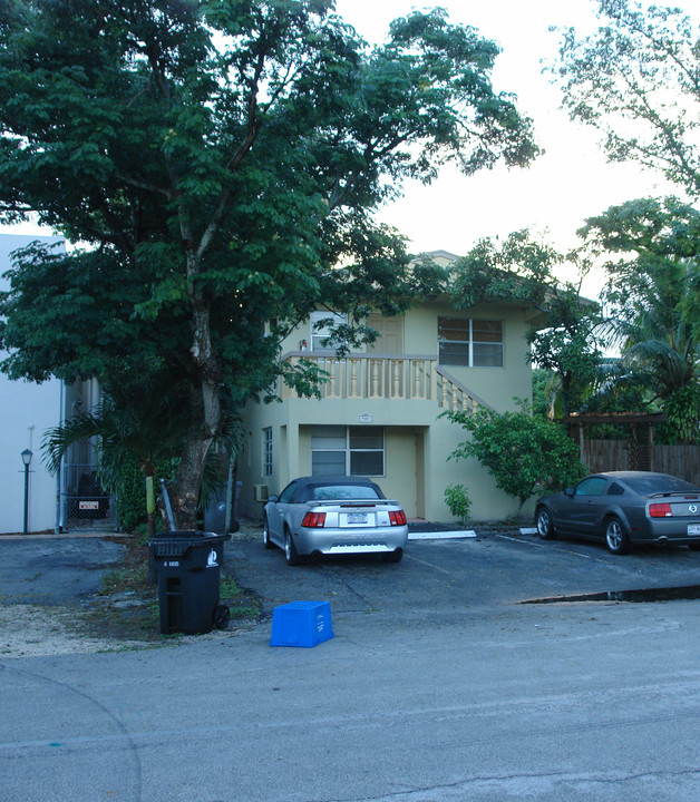 901 NE 6th St in Fort Lauderdale, FL - Building Photo