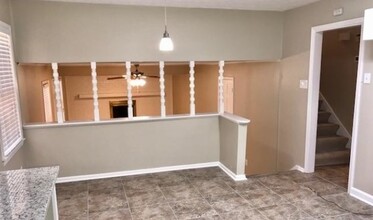 2435 Hallie Mill Rd in Atlanta, GA - Building Photo - Building Photo