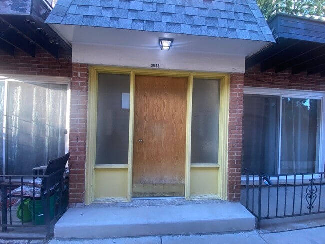 property at 3553 N Neenah Ave