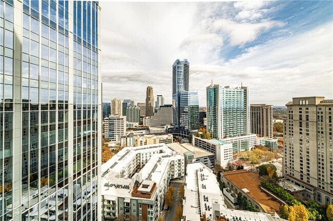 3325 Piedmont Rd in Atlanta, GA - Building Photo - Building Photo