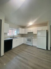 3423-3425 E Montgomery Ave in Spokane, WA - Building Photo - Building Photo