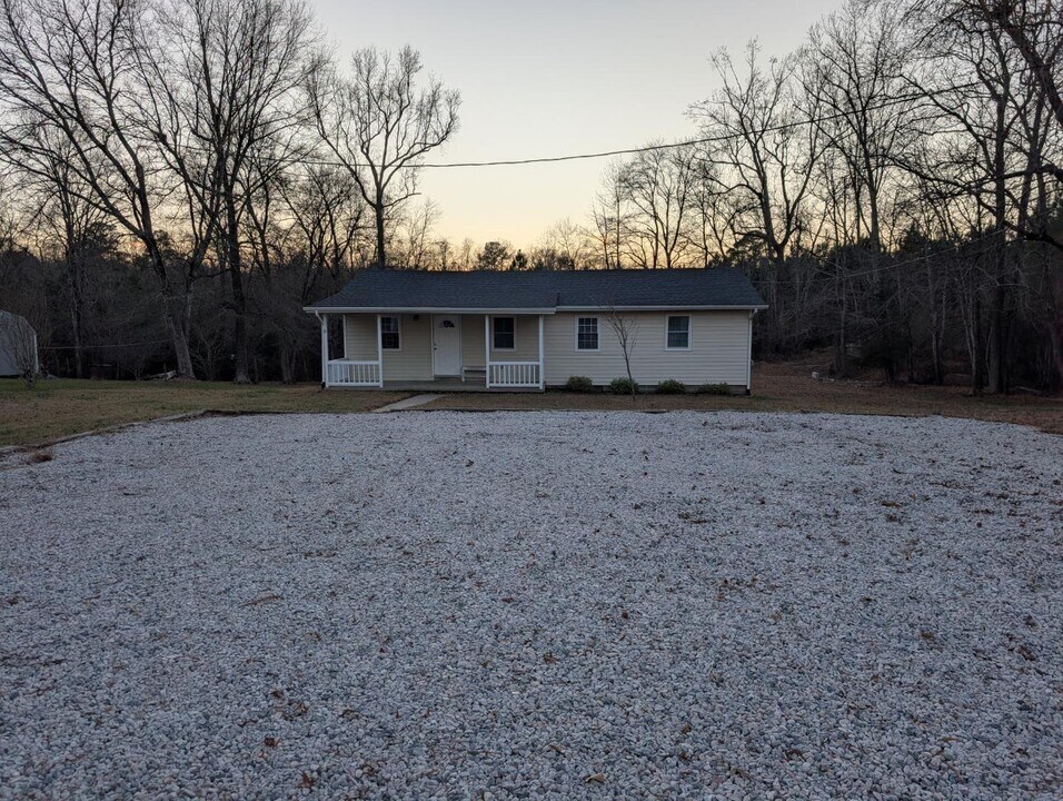 8700 Doss Rd in Moseley, VA - Building Photo