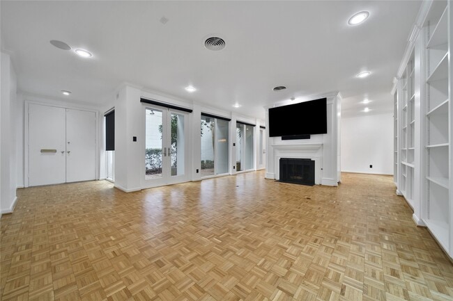 33 River Hollow Ln in Houston, TX - Building Photo - Building Photo