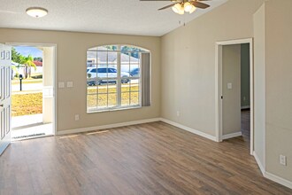 1117 Peregrine St in Groveland, FL - Building Photo - Building Photo