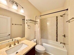 12722 35th Ave NE in Seattle, WA - Building Photo - Building Photo