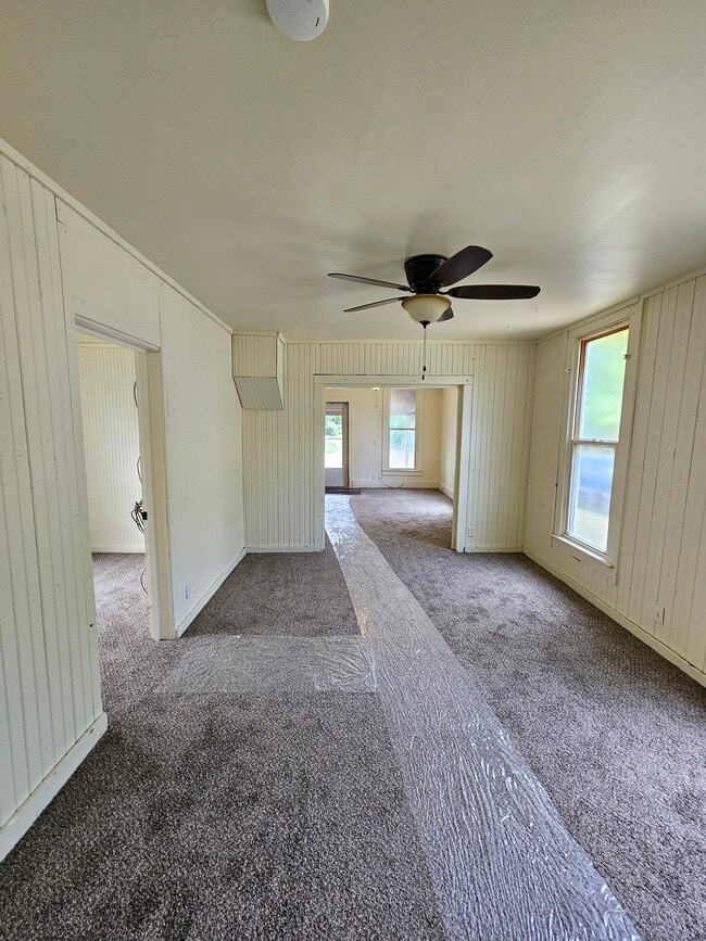 property at 1250 N Jefferson Ave