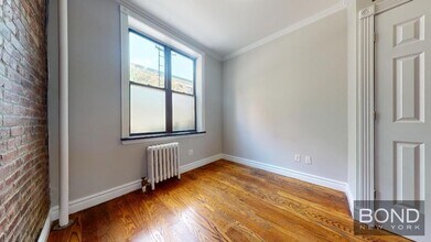 382 E 10th St in New York, NY - Building Photo - Building Photo