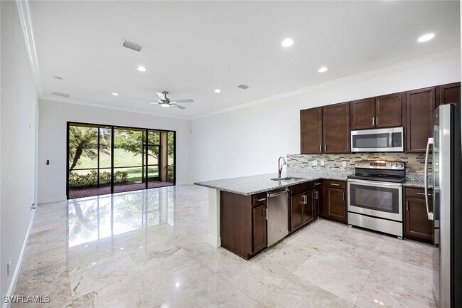 11992 Five Waters Cir in Ft. Myers, FL - Building Photo - Building Photo