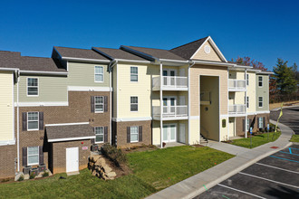 Creekside Crossing Apartments in Louisville, KY - Building Photo - Building Photo