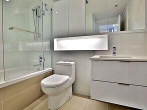 700 Rue St-Paul Ouest in Montréal, QC - Building Photo - Building Photo