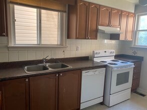 158 Ashdale Av in Toronto, ON - Building Photo - Building Photo