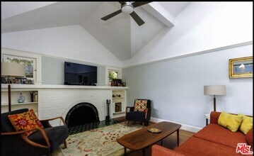 652 Woodlawn Ave in Los Angeles, CA - Building Photo - Building Photo