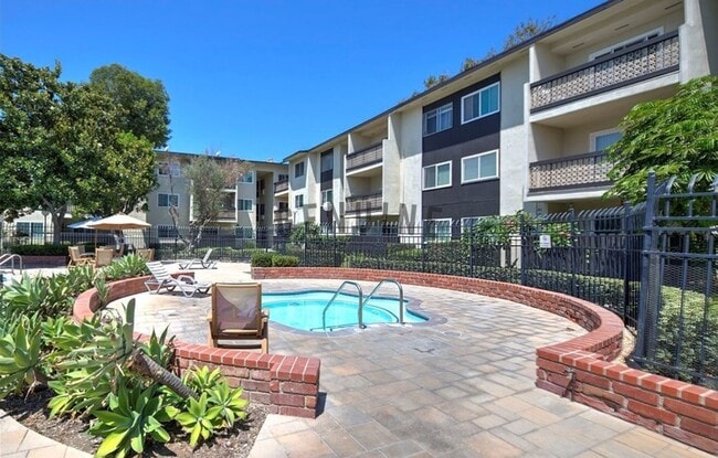 12200 Montecito Rd in Seal Beach, CA - Building Photo - Building Photo