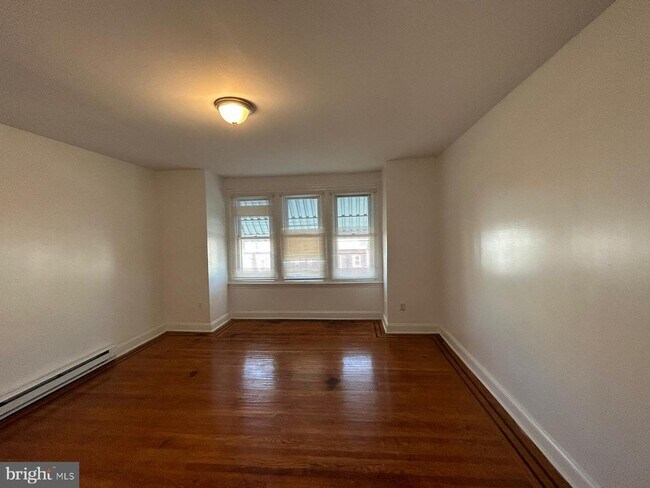 6065 Chester Ave photo'