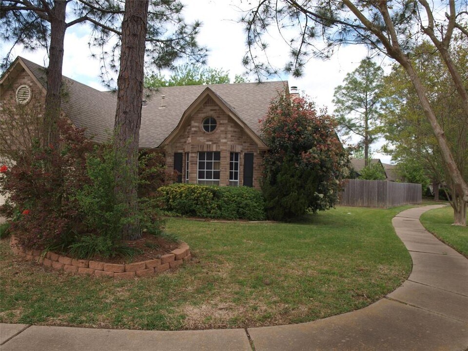 14602 Coolridge Ct in Houston, TX - Building Photo