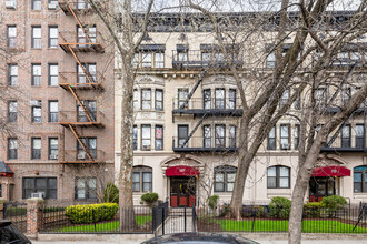 767 Eastern Pky in Brooklyn, NY - Foto de edificio - Building Photo
