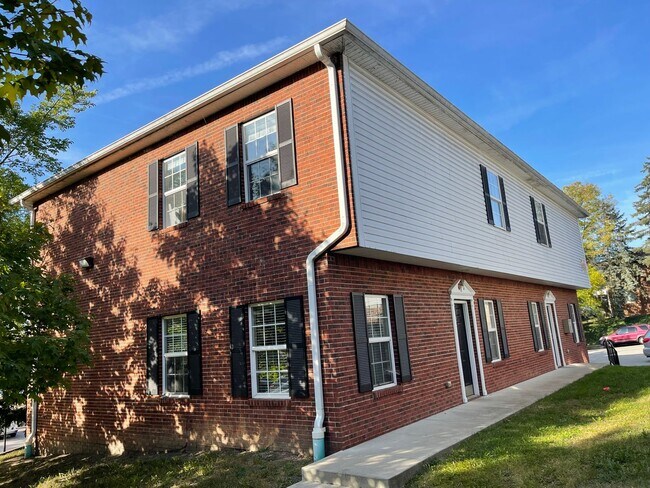 24 N Salisbury St in West Lafayette, IN - Building Photo - Building Photo