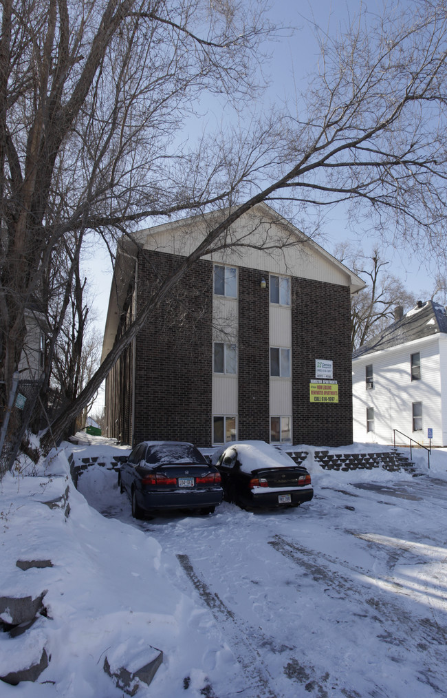 Hamilton Apartments in Omaha, NE - Building Photo - Building Photo