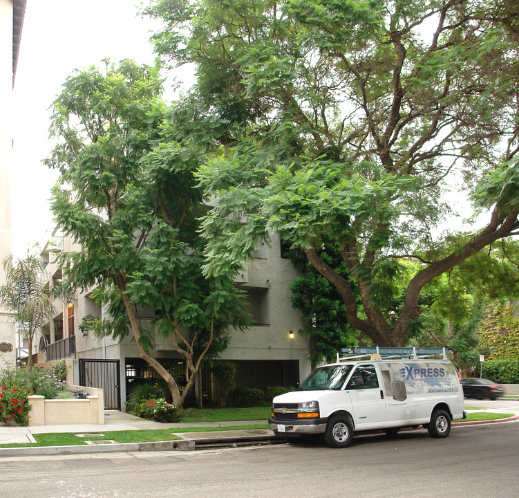 1546 Camden Ave in Los Angeles, CA - Building Photo