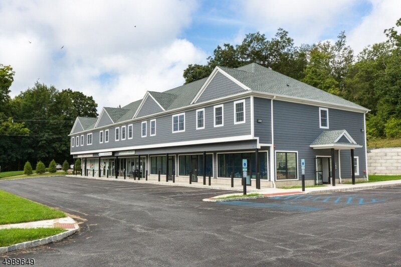 5669 Berkshire Valley Rd in Jefferson, NJ - Building Photo